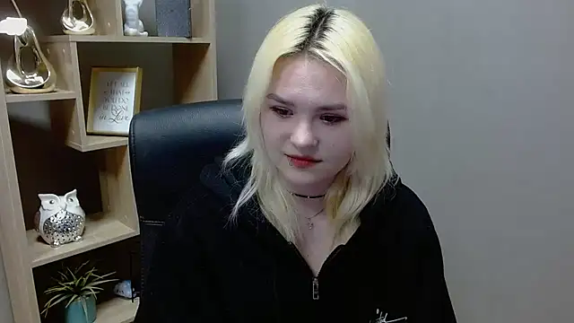 SweetLilyxo online show from 02/03/26, 08:52