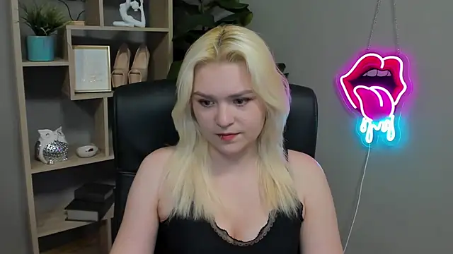 SweetLilyxo online show from 03/30/26, 06:25