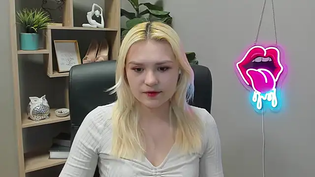 SweetLilyxo online show from 04/08/26, 01:22