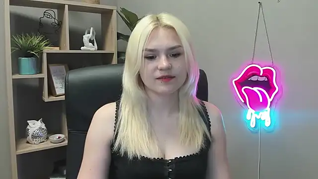 SweetLilyxo online show from 05/08/26, 06:41