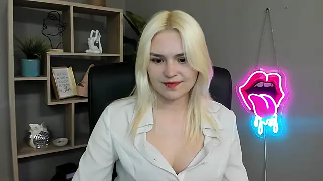 SweetLilyxo online show from 05/12/26, 01:30