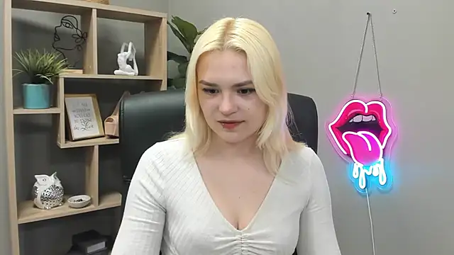 SweetLilyxo online show from 05/14/26, 06:31