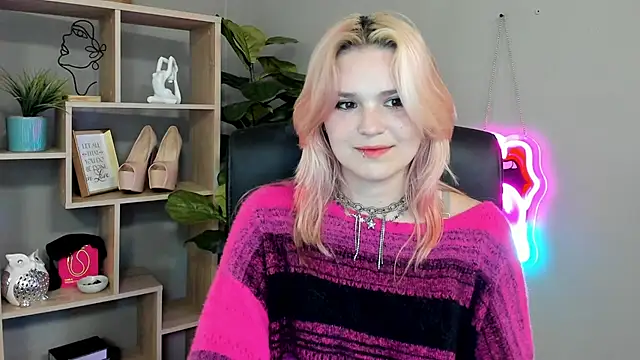 Snapshot of SweetLilyxo chatting on 07/05/26, 01:51 SweetLilyxo online show from 07/05/26, 01:51