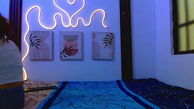 Snapshot of miss_caty chatting on 02/25/26, 09:02 miss caty online show from 02/25/26, 09:02