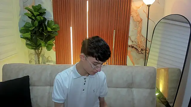 Patrick Howland  online show from 03/17/26, 03:44