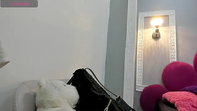 Snapshot of Raven_love chatting on 05/26/26, 07:54 Raven love online show from 05/26/26, 07:54