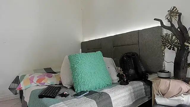 Zoel Amber20 online show from 04/12/26, 10:04