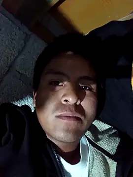 Snapshot of Doublecorona7 chatting on 04/20/26, 04:15 Doublecorona7 online show from 04/20/26, 04:15