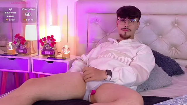 Aiden Gray online show from 06/08/26, 10:43