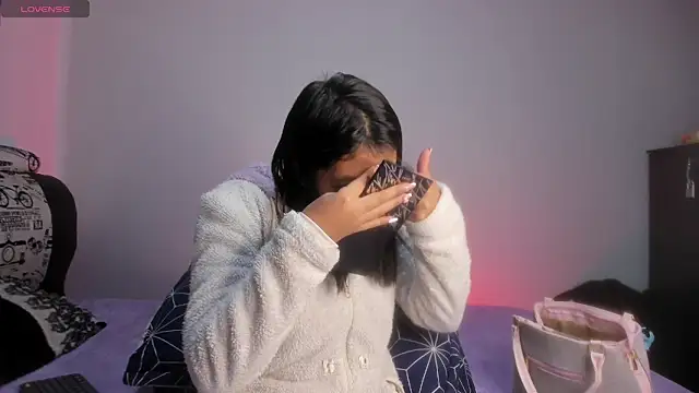 Sharlottee   online show from 02/22/26, 08:57