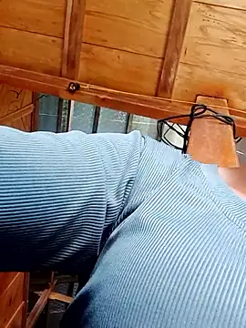 Snapshot of bigdady112 chatting on 04/13/26, 01:55 bigdady112 online show from 04/13/26, 01:55