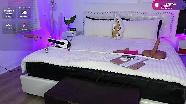 Snapshot of ViolettBaby chatting on 03/13/26, 01:01 ViolettBaby online show from 03/13/26, 01:01