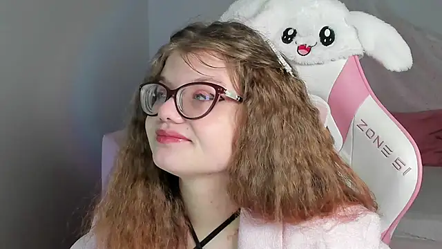 Snapshot of ChloeHalses chatting on 02/04/26, 05:24 ChloeHalses online show from 02/04/26, 05:24