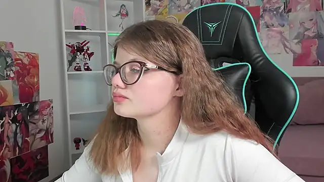 Snapshot of ChloeHalses chatting on 02/04/26, 08:03 ChloeHalses online show from 02/04/26, 08:03