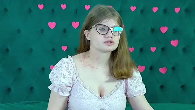 Snapshot of ChloeHalses chatting on 02/13/26, 05:25 ChloeHalses online show from 02/13/26, 05:25