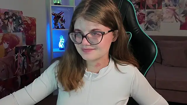 Snapshot of ChloeHalses chatting on 03/06/26, 06:37 ChloeHalses online show from 03/06/26, 06:37