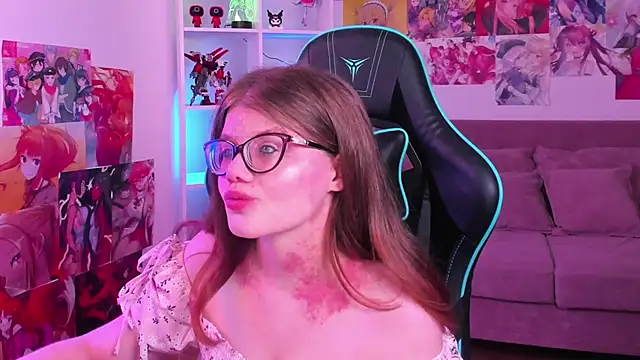 Snapshot of ChloeHalses chatting on 04/03/26, 05:22 ChloeHalses online show from 04/03/26, 05:22