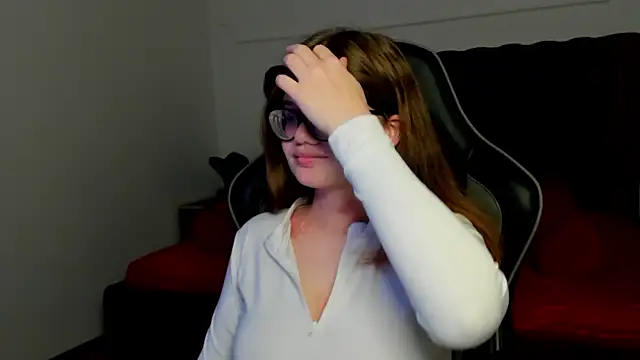 Snapshot of ChloeHalses chatting on 04/12/26, 05:07 ChloeHalses online show from 04/12/26, 05:07