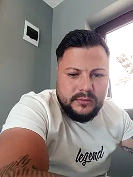 Snapshot of Valentino19999 chatting on 04/28/26, 12:54 Valentino19999 online show from 04/28/26, 12:54