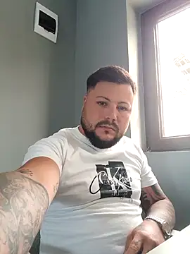 Snapshot of Valentino19999 chatting on 04/29/26, 07:01 Valentino19999 online show from 04/29/26, 07:01