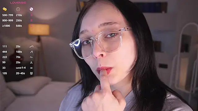 HannaHayles online show from 02/17/26, 06:47