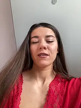 Snapshot of OnlyLeiLa chatting on 03/23/26, 05:33 OnlyLeiLa online show from 03/23/26, 05:33