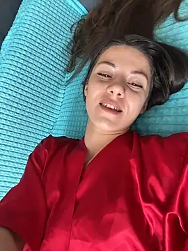 Snapshot of OnlyLeiLa chatting on 03/31/26, 05:19 OnlyLeiLa online show from 03/31/26, 05:19