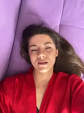 Snapshot of OnlyLeiLa chatting on 04/02/26, 06:11 OnlyLeiLa online show from 04/02/26, 06:11