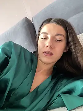 Snapshot of OnlyLeiLa chatting on 04/07/26, 06:25 OnlyLeiLa online show from 04/07/26, 06:25