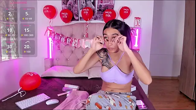 Snapshot of liittle__baby chatting on 02/13/26, 12:12 liittle baby online show from 02/13/26, 12:12