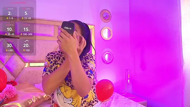 Snapshot of Emma_Sanz__ chatting on 02/12/26, 12:33 Emma Sanz online show from 02/12/26, 12:33