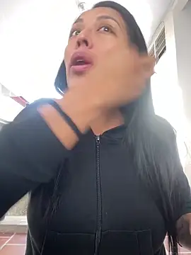 Emma Sanz   online show from 03/04/26, 12:44