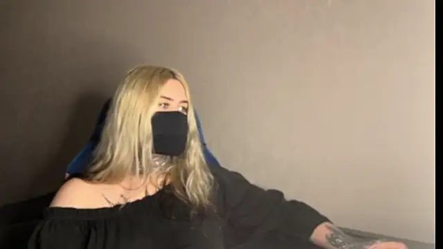 Snapshot of UnaXyling chatting on 02/03/26, 01:27 UnaXyling online show from 02/03/26, 01:27