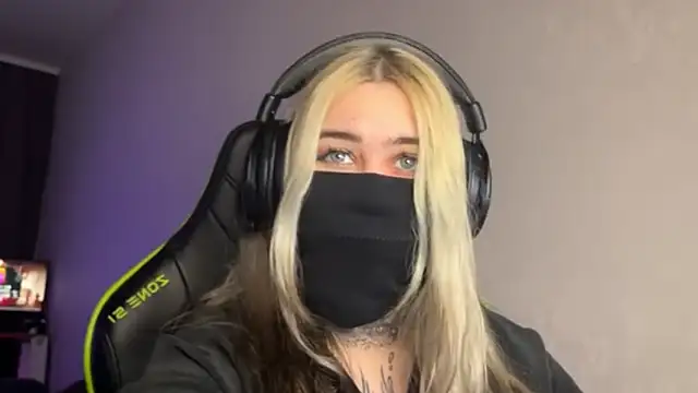 Snapshot of UnaXyling chatting on 02/06/26, 08:18 UnaXyling online show from 02/06/26, 08:18