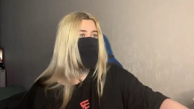 Snapshot of UnaXyling chatting on 02/17/26, 09:28 UnaXyling online show from 02/17/26, 09:28