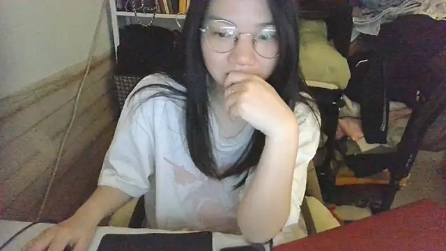 Snapshot of xiaoxiaowan11 chatting on 03/30/26, 03:18 xiaoxiaowan11 online show from 03/30/26, 03:18