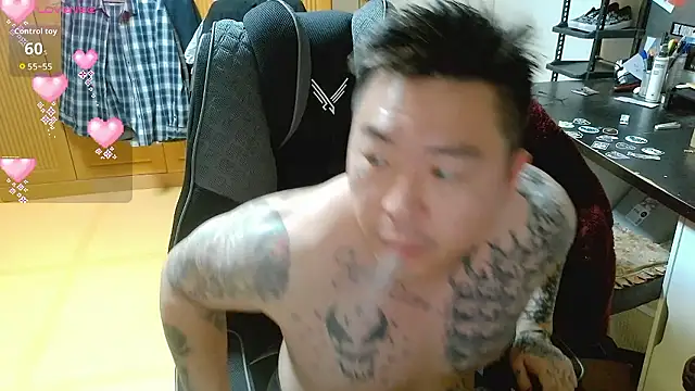 Snapshot of fxckuno chatting on 02/06/26, 02:42 fxckuno online show from 02/06/26, 02:42