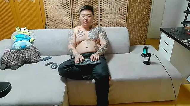 Snapshot of fxckuno chatting on 02/08/26, 09:02 fxckuno online show from 02/08/26, 09:02