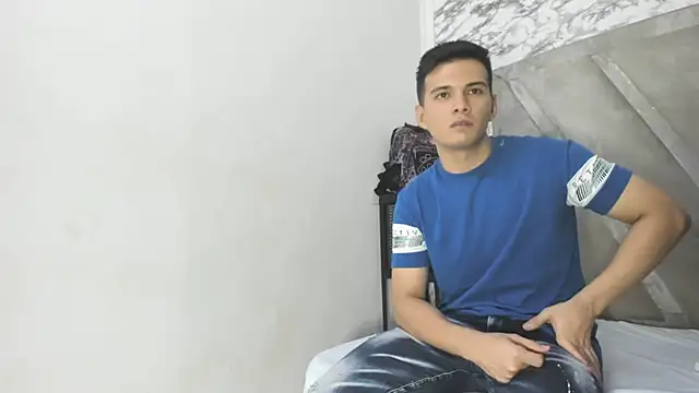 Snapshot of GoldenBoyM chatting on 02/04/26, 02:50 GoldenBoyM online show from 02/04/26, 02:50