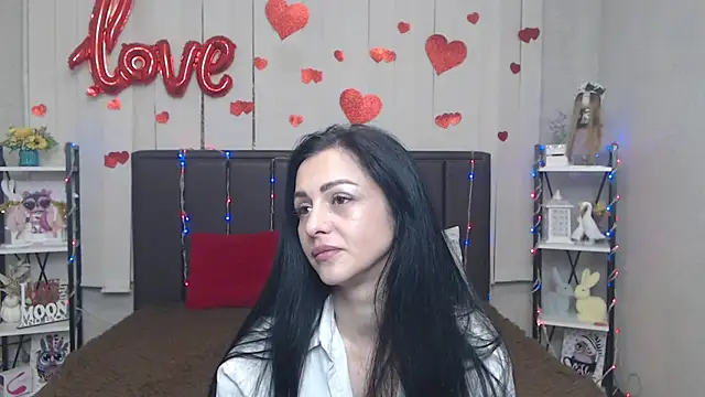 EvaClarkk online show from 05/17/26, 05:20