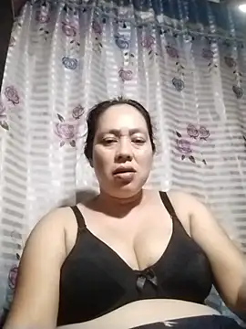 Snapshot of May_Bombs chatting on 02/07/26, 01:31 May Bombs online show from 02/07/26, 01:31