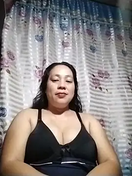 Snapshot of May_Bombs chatting on 02/07/26, 07:17 May Bombs online show from 02/07/26, 07:17