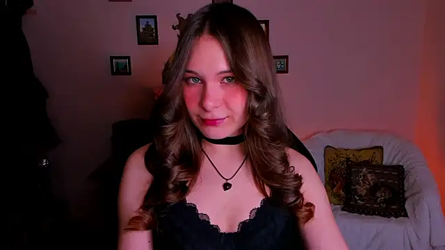 Snapshot of LanaLovely chatting on 04/27/26, 06:22 LanaLovely online show from 04/27/26, 06:22