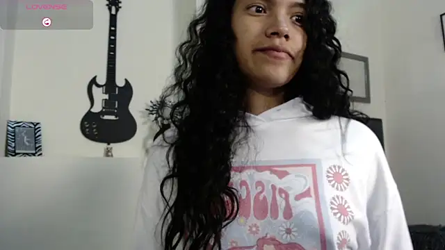 Snapshot of Julieta_Parker chatting on 05/10/26, 03:01 Julieta Parker online show from 05/10/26, 03:01