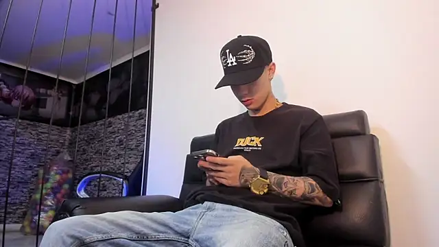 Snapshot of Dereck_Boy_ chatting on 04/01/26, 03:29 Dereck Boy online show from 04/01/26, 03:29