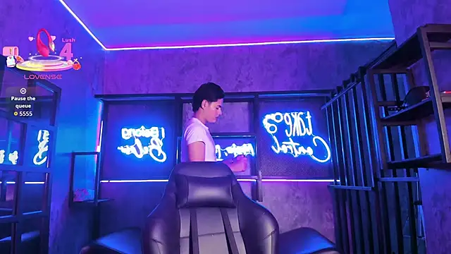 Snapshot of FemNoa chatting on 02/13/26, 05:09 FemNoa online show from 02/13/26, 05:09