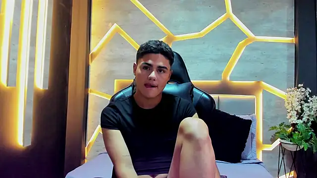 Snapshot of FemNoa chatting on 02/18/26, 05:31 FemNoa online show from 02/18/26, 05:31