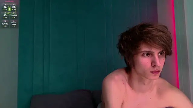 Snapshot of HoogWilder chatting on 02/10/26, 08:35 HoogWilder online show from 02/10/26, 08:35