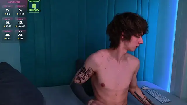 Snapshot of HoogWilder chatting on 02/20/26, 08:20 HoogWilder online show from 02/20/26, 08:20