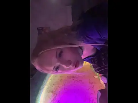 SisyLana online show from 02/08/26, 07:39